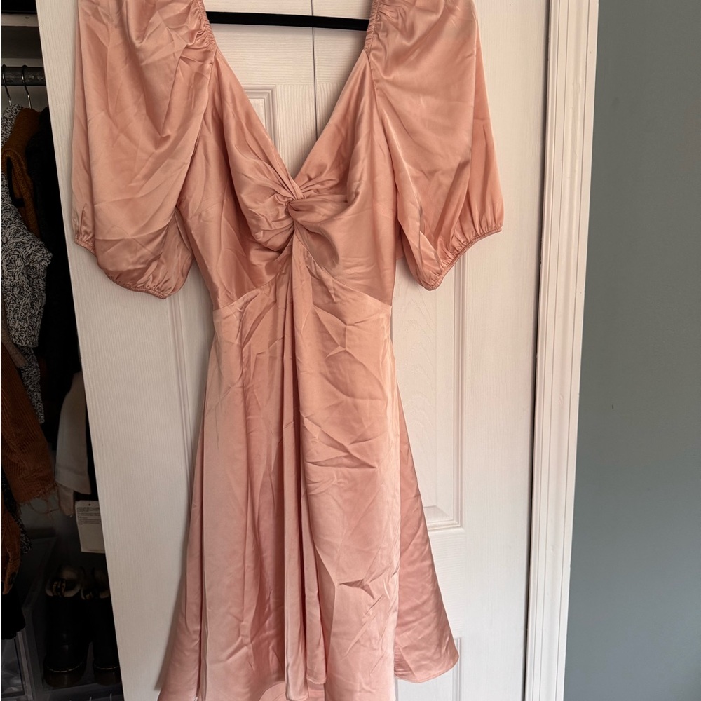 Express Satin Twist Front Light Pink / Blush size M - Picture 5 of 7